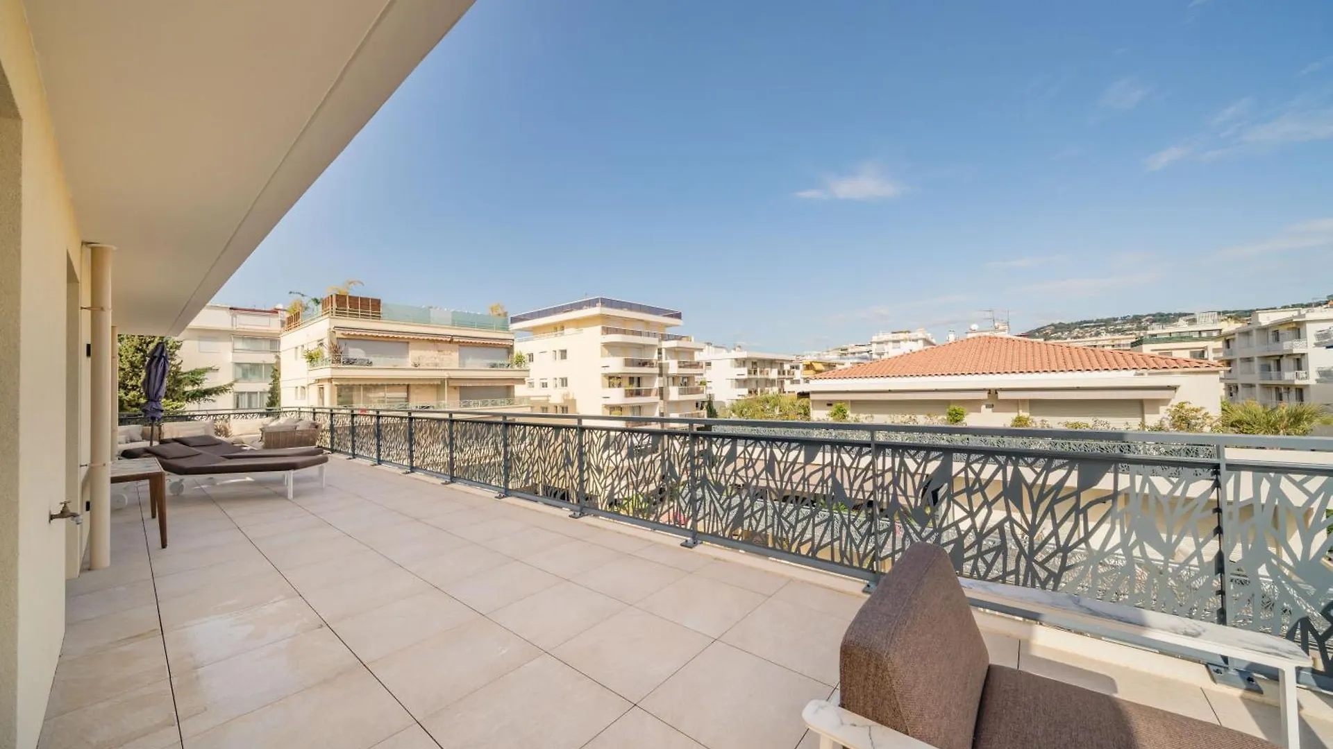 Penthouse Cannes 0*,  France